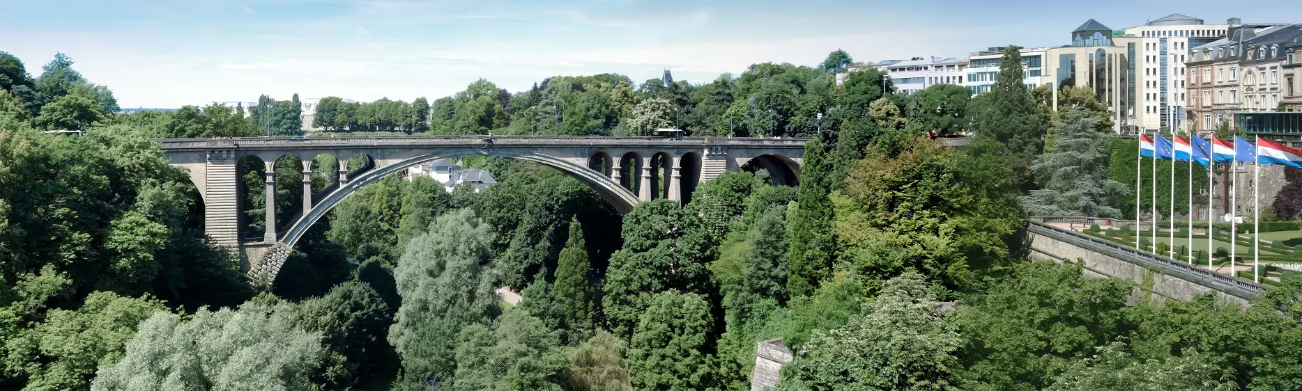 AXA Wealth Europe - Luxembourg Pont