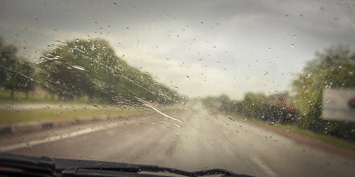 Pluie au volant : attention danger 