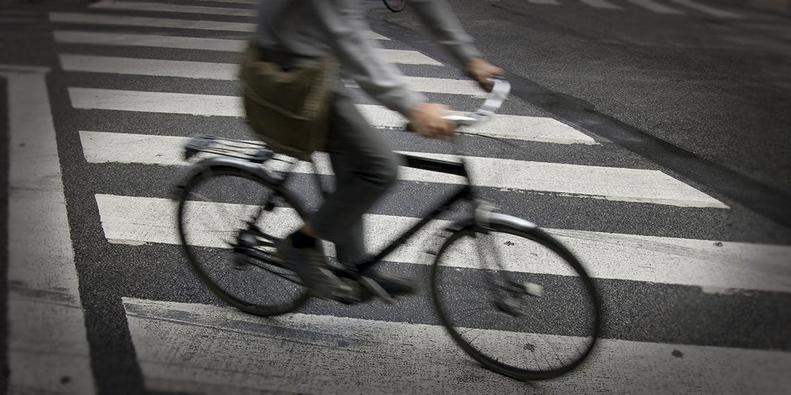 Cédez le passage cycliste à paris 