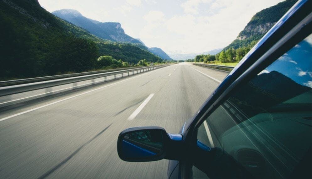 Rouler à 110 km/h sur autoroute au lieu de 130, qu’est-ce que ça change ?