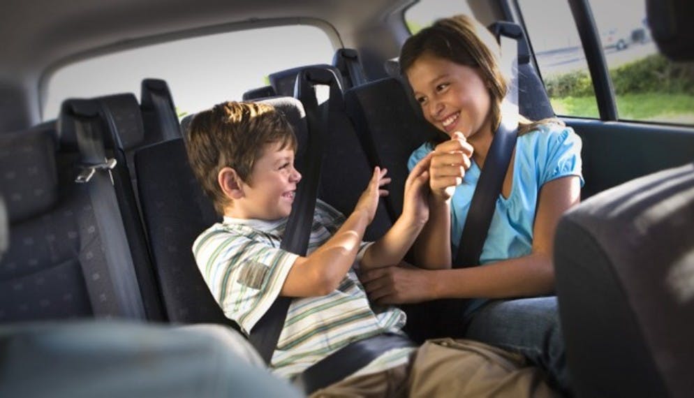(S’)Occuper des enfants en voiture