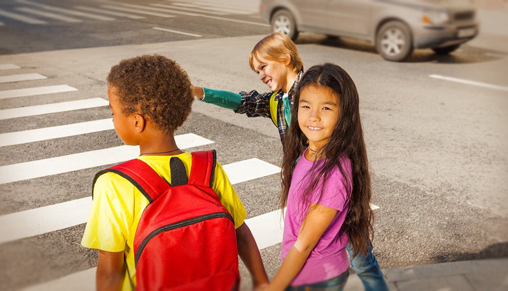 Sur le chemin de l'école : #SaveKidsLive, sauvez les enfants