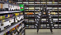 Rayon de vente de boissons alcoolisées dans supermarché 