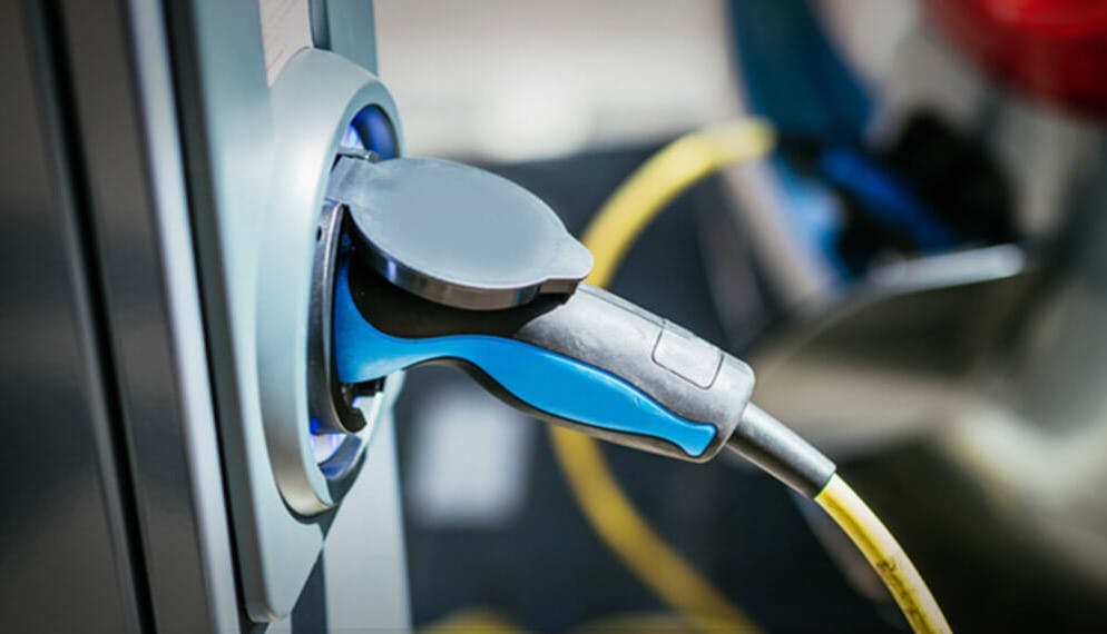 Voiture électrique : un nouveau crédit d’impôt pour l’installation d’une borne de recharge à domicile
