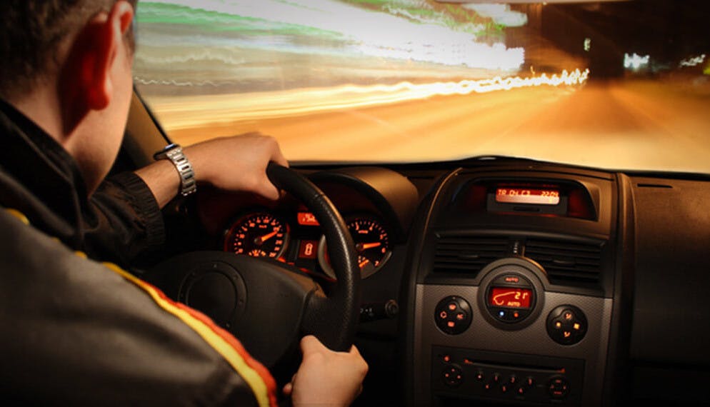 Jeune conducteur : les 4 principales causes d’accidents de la route