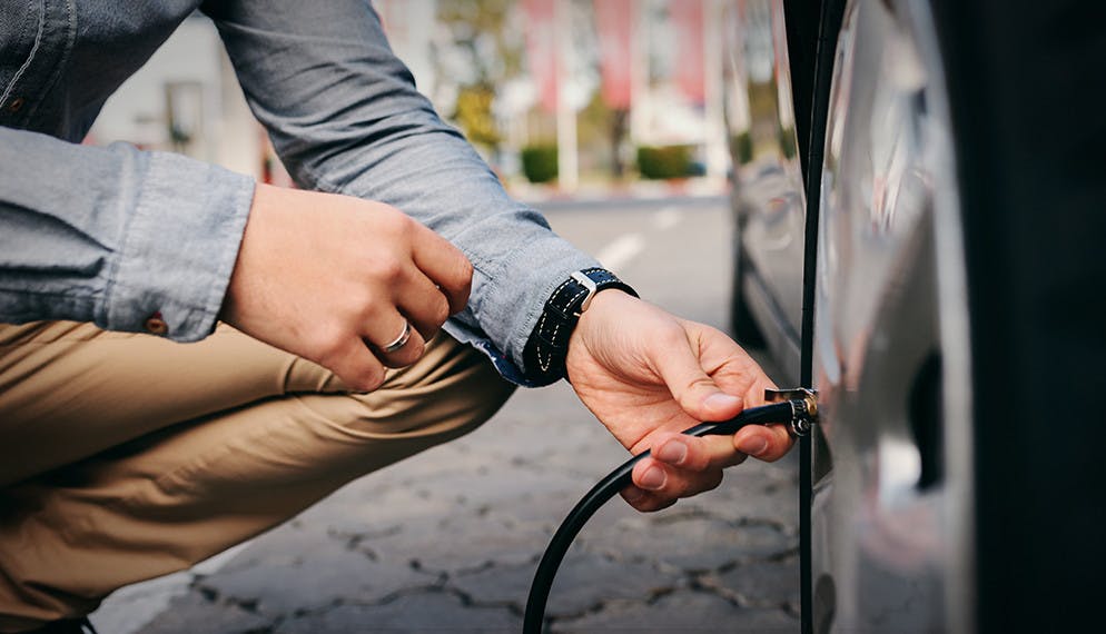 Comment prendre soin et entretenir votre voiture pendant le confinement ?