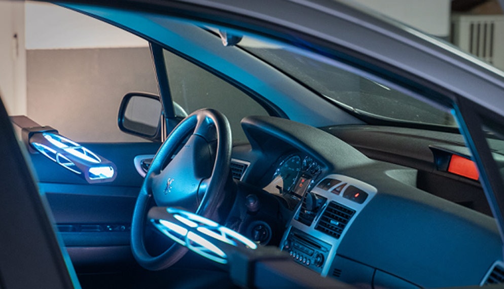 Covid 19 : des lampes à UV pour désinfecter l’habitacle des voitures