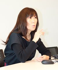 手話通訳している様子