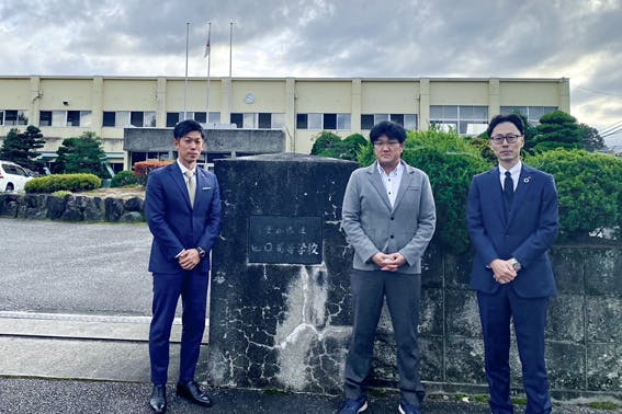 (写真左より)小川FA、伊藤先生、福谷FA