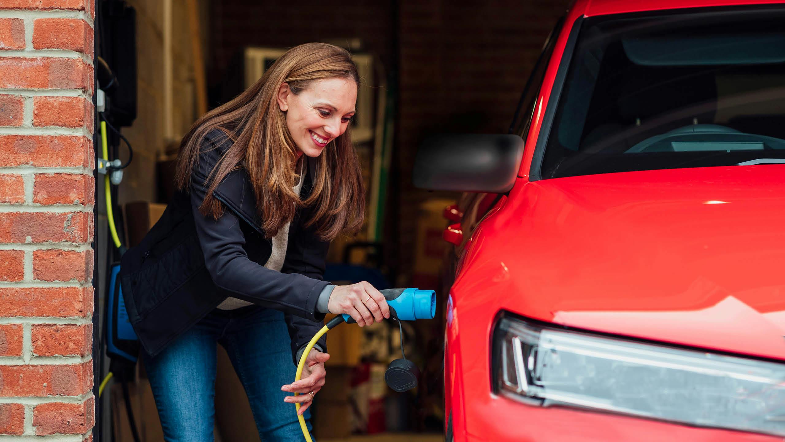 AXA Assurances Luxembourg : recharger sa voiture électrique chez soi