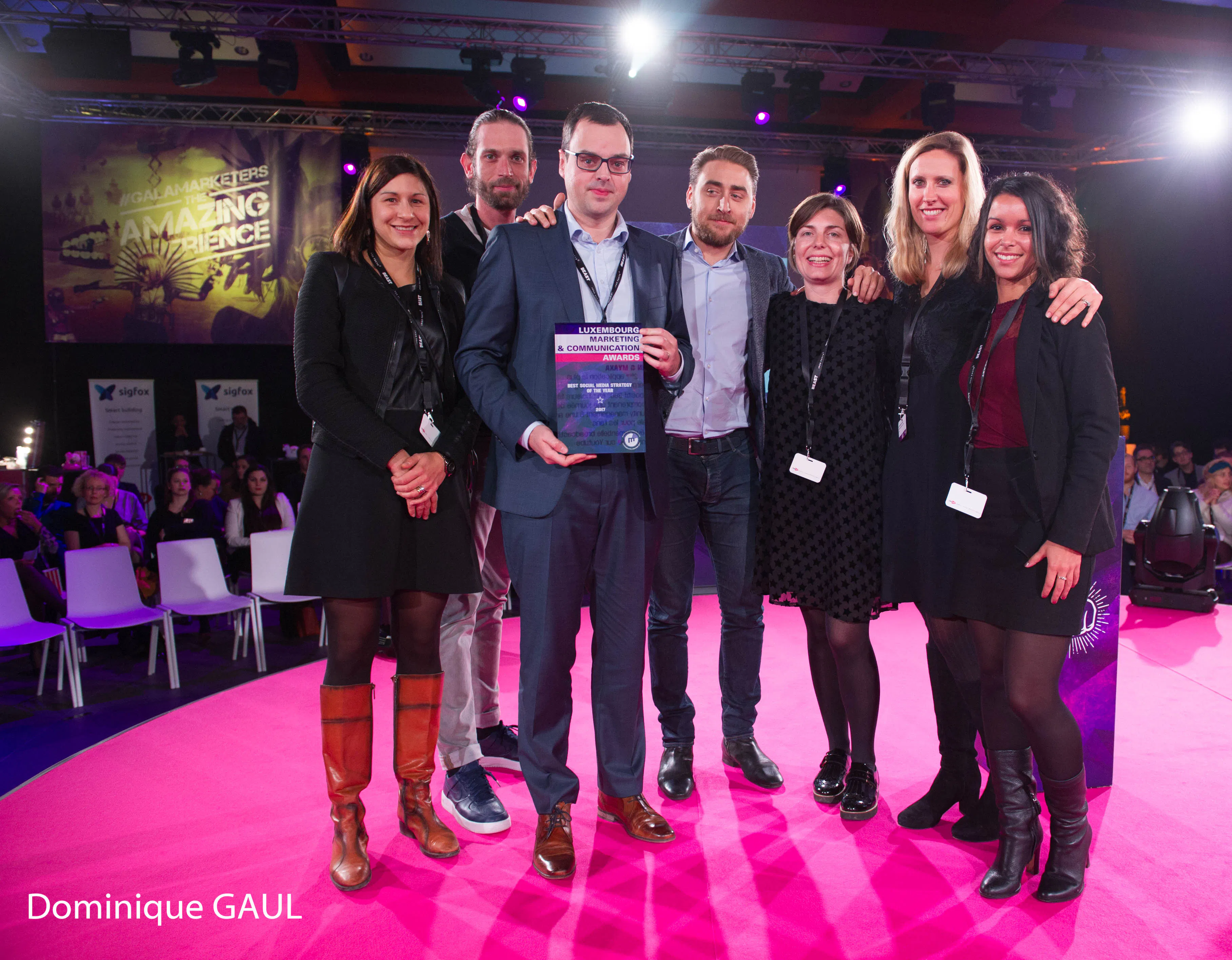 De gauche à droite : Laura JUNGLING (AXA), Jérémy COXET (VANKSEN), Mathieu LAFOND (AXA), Armand LEBRUN (VANKSEN), Cécile LORENZINI (VANKSEN), Elenore BERTONCINI (AXA) et Laetitia BALADINE (AXA)