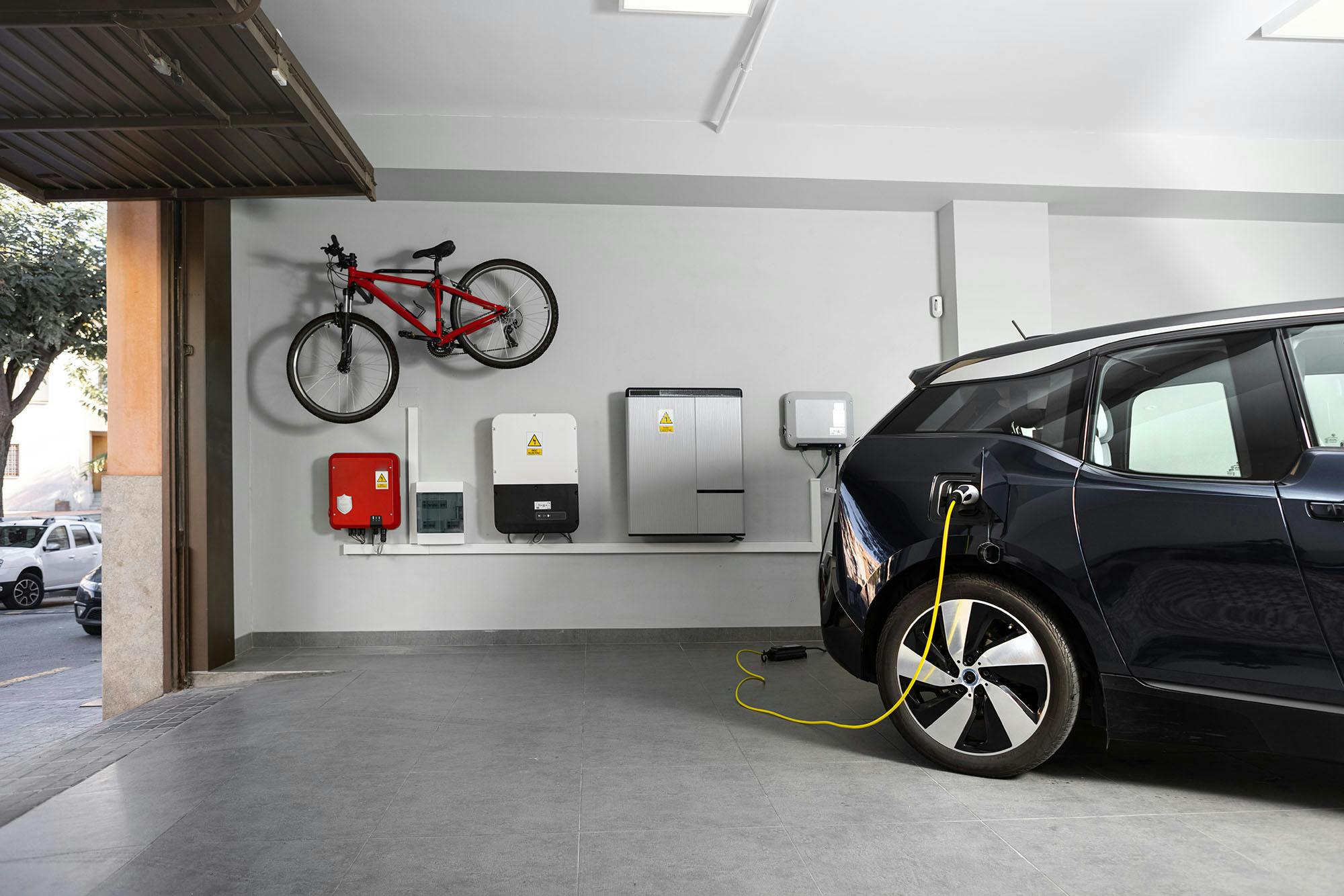 Installing an electric car charging point AXA Luxembourg Blog