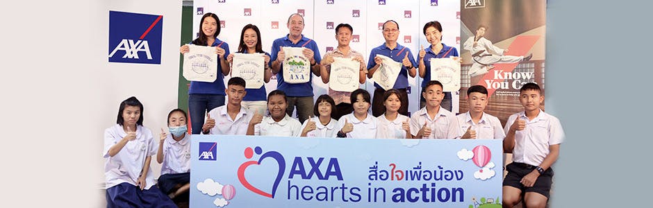 แอกซ่าจัด “AXA Hearts in Action สื่อใจเพื่อน้อง” กิจกรรมเพ้นท์ กระเป๋าผ้ารักษ์โลก